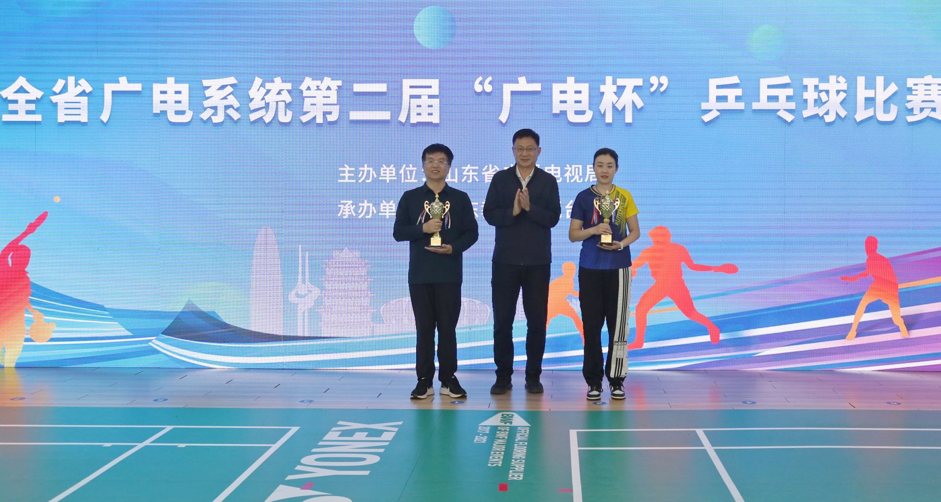 关于球员们决不言败，奋勇拼搏争取出色的比赛成绩的信息