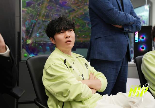 Rookie回归赛场，比分优势明显首场状态亮眼，阿森纳观众沸腾！